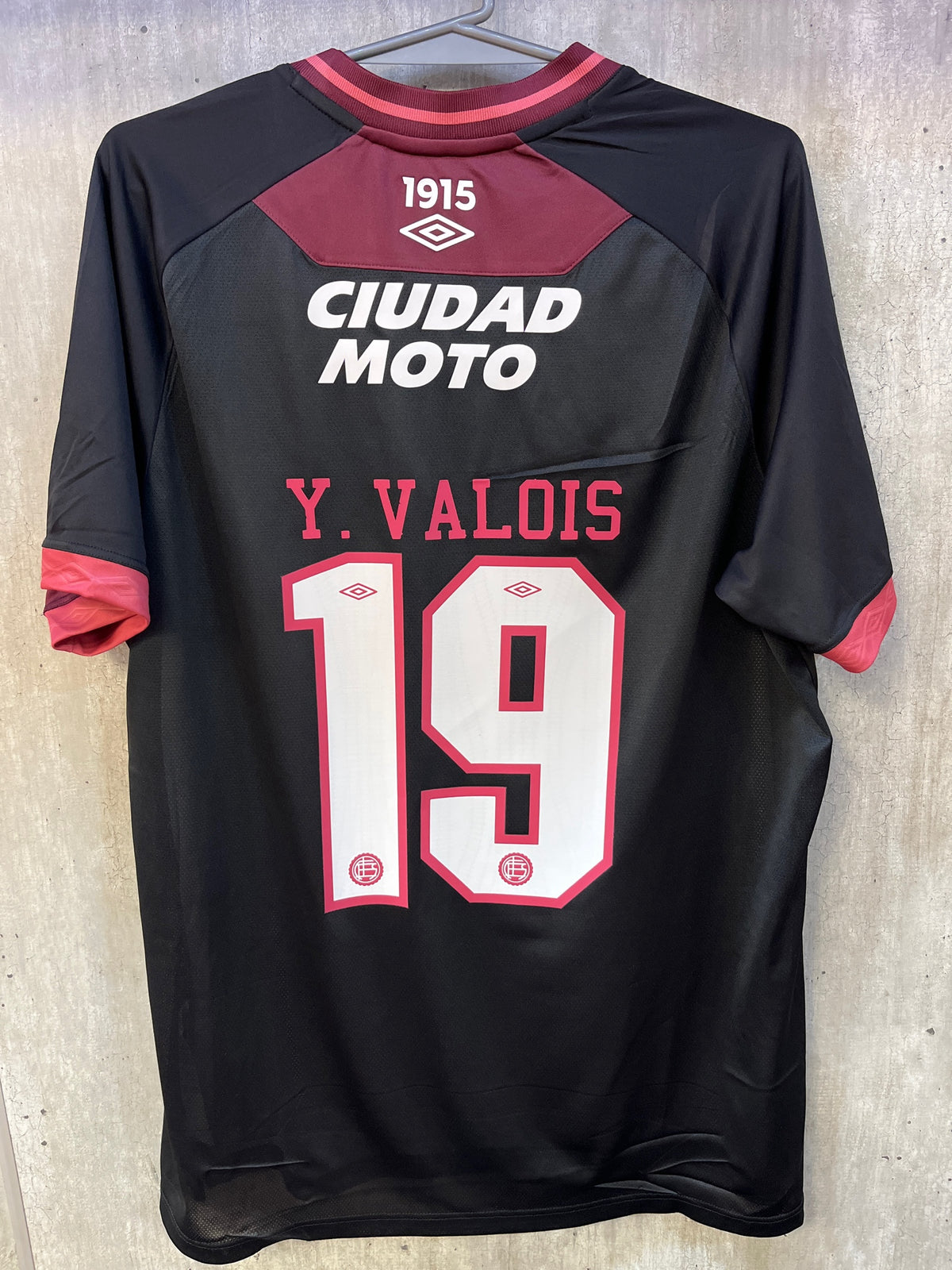 Yoshan Valois vs Estudiantes LP