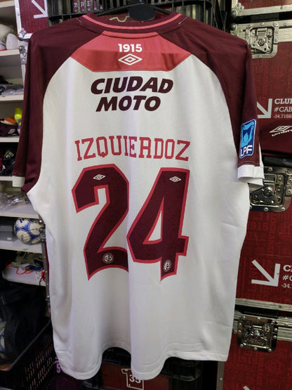 Carlos Izquierdoz vs Riestra